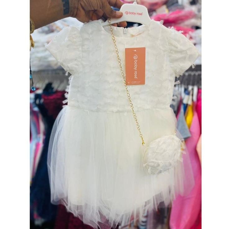 Robe blanche élégante avec sac assorti pour enfant