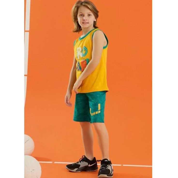 Ensemble de sport enfant : débardeur et short colorés