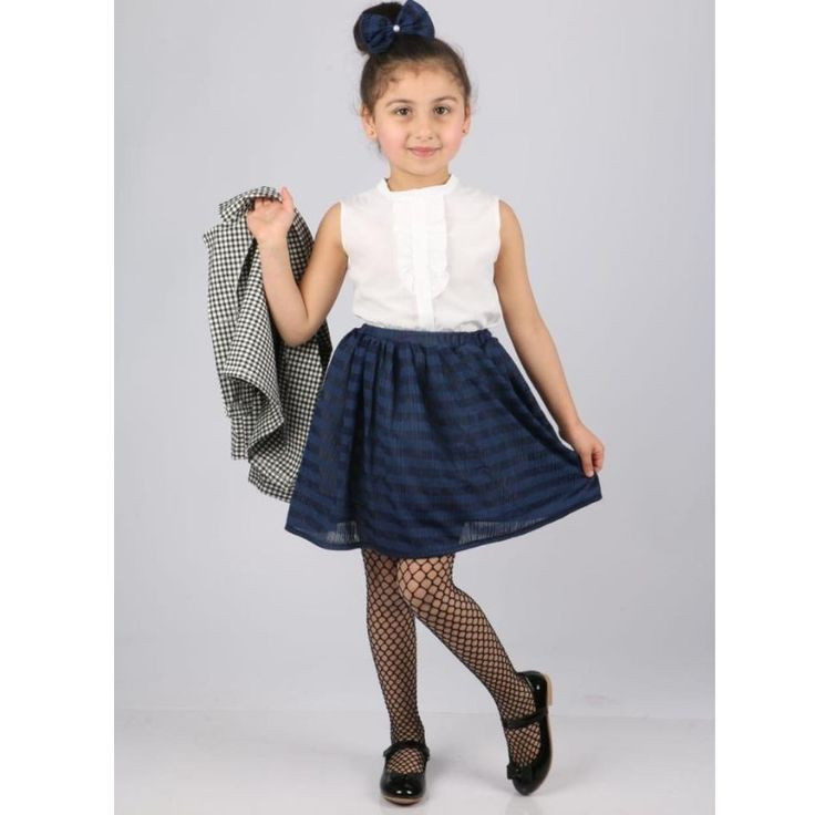 Ensemble élégant pour enfant : chemisier, jupe et veste