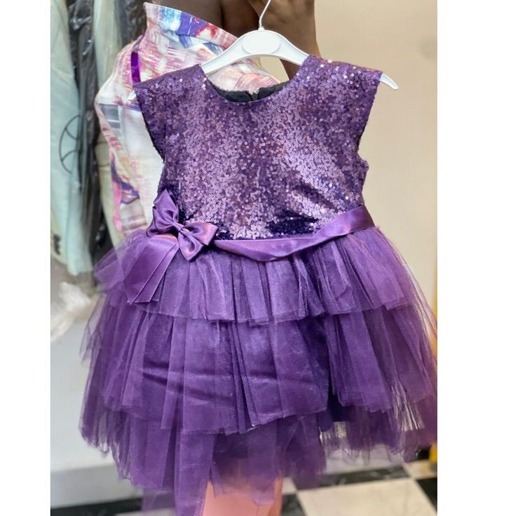 Robe de fête violette pour petite fille