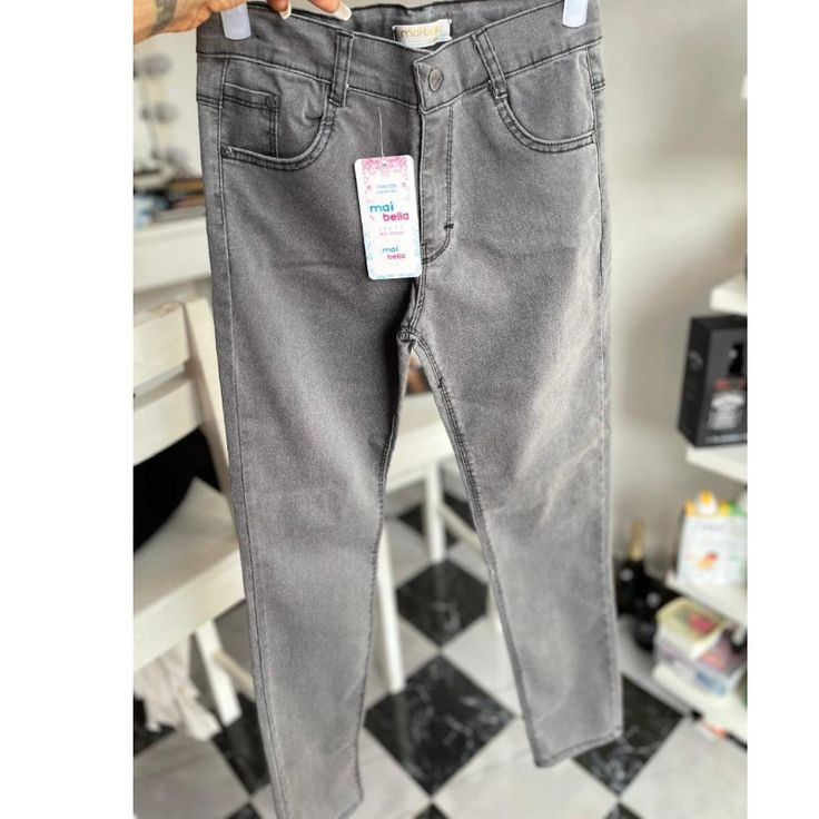 Jean gris enfant coupe droite confortable