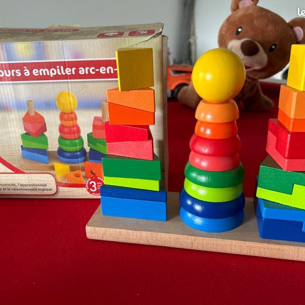 Tours à empiler arc-en-ciel – Jeu éducatif en bois (28 pièces)